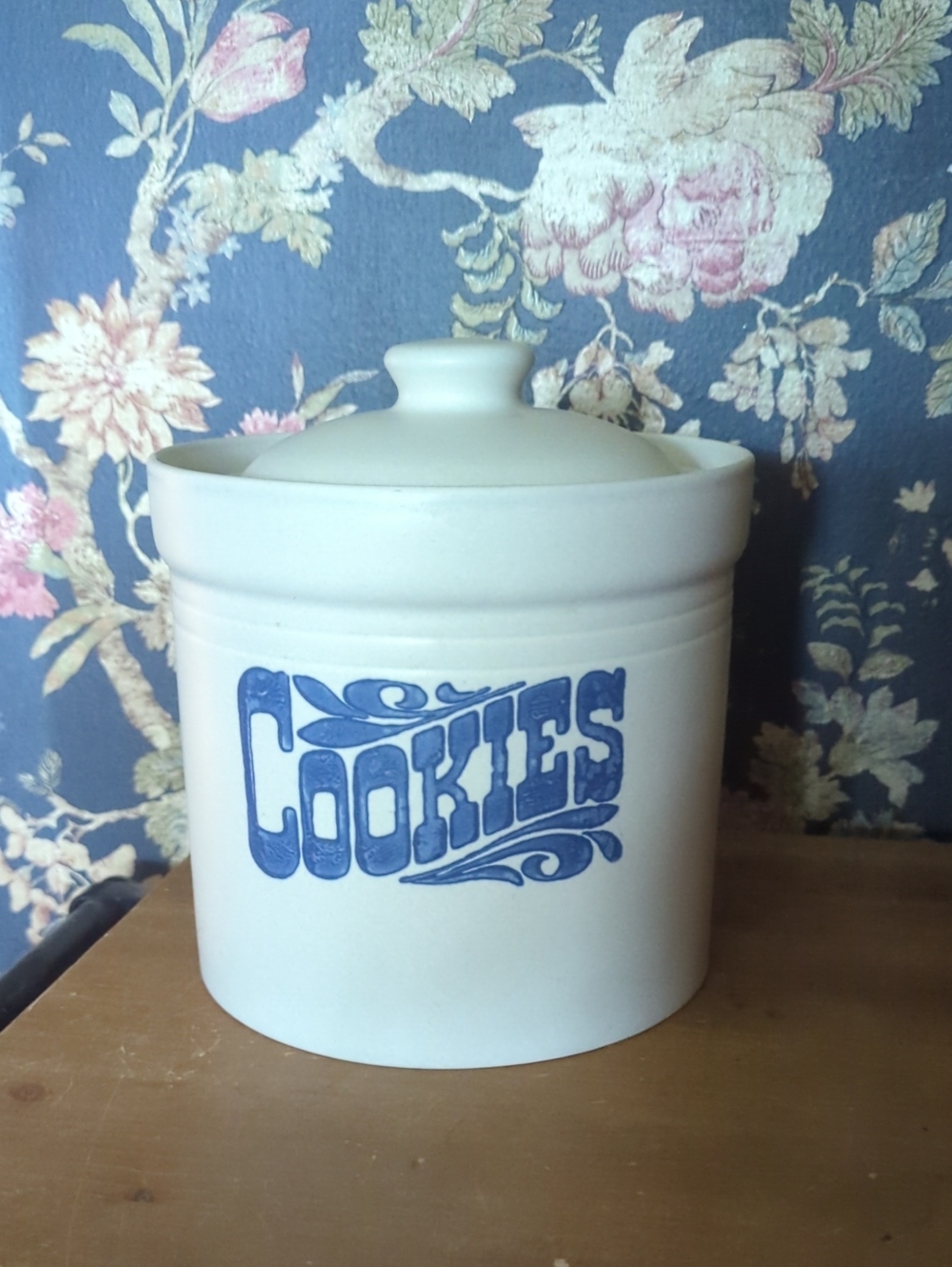 Pfaltzgraff Cream Ceramic Cookie Canister Jar with Blue Lettering